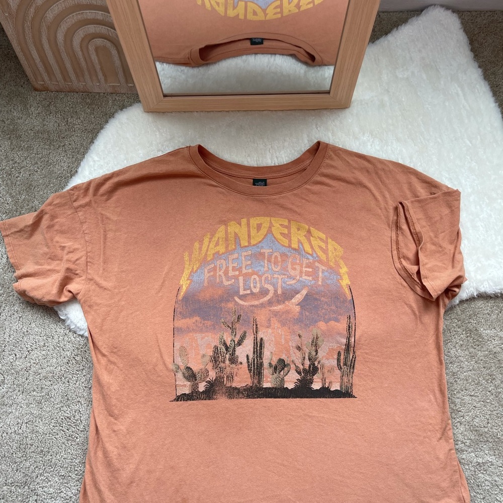 Oversized graphic tee!